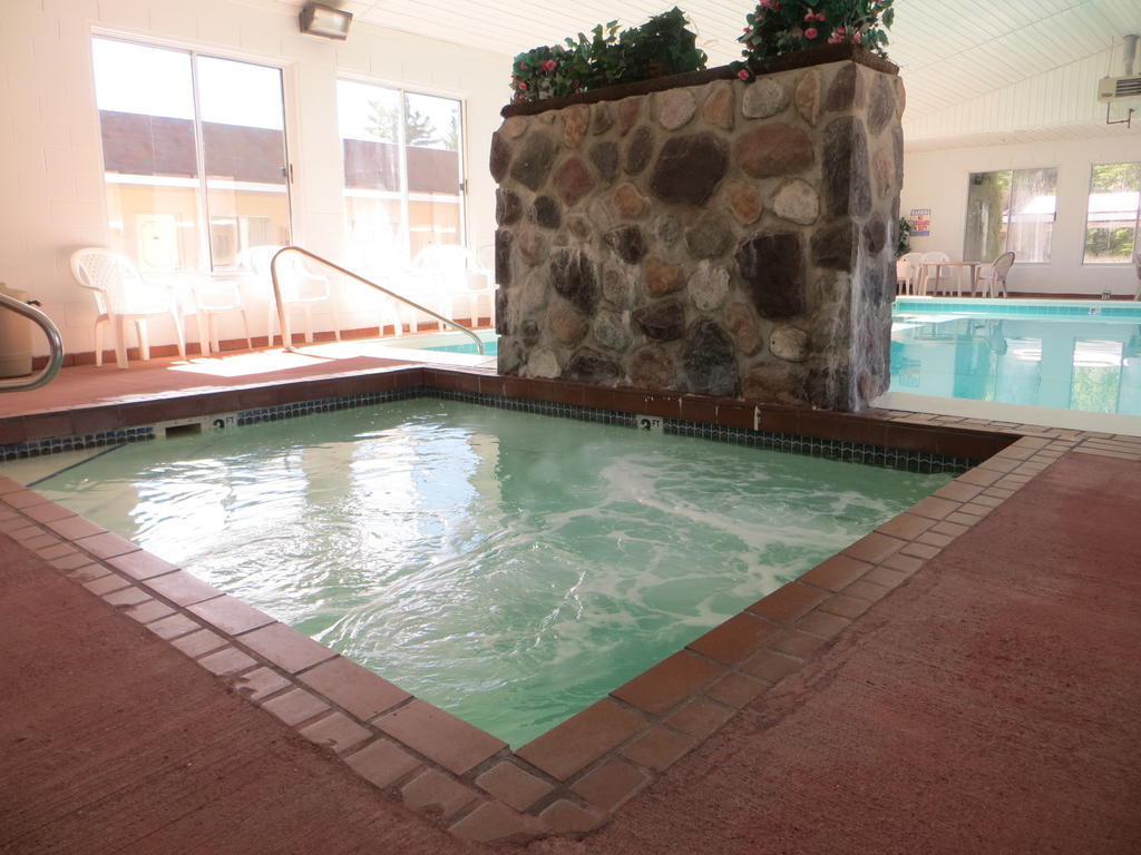 Waterfront Inn Mackinaw Stadt Exterior foto